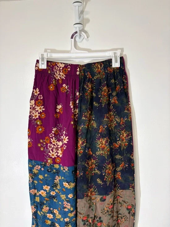 Natural Life Women’s Patchwork Floral Colorful Boho Festival Cropped Pants Sz M - Picture 3 of 9